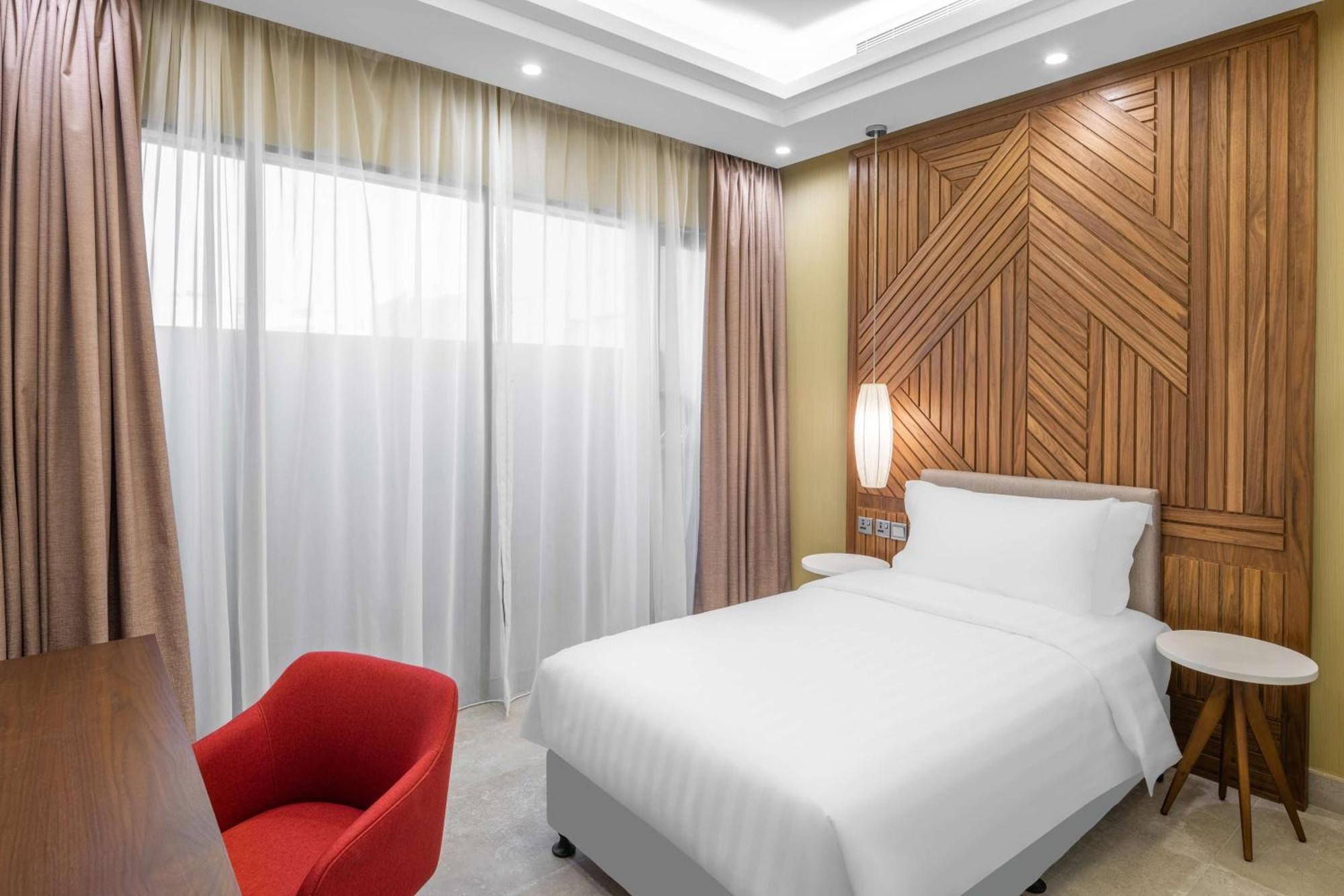 Radisson Blu Hotel Riyadh Qurtuba Exterior photo Deluxe Room